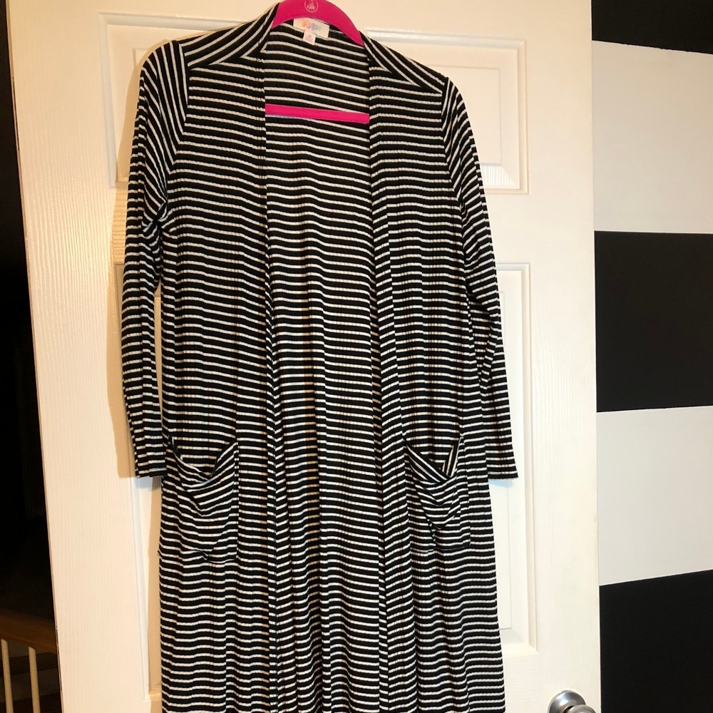 LuLaRoe Sarah Sz M Black & White Stripe